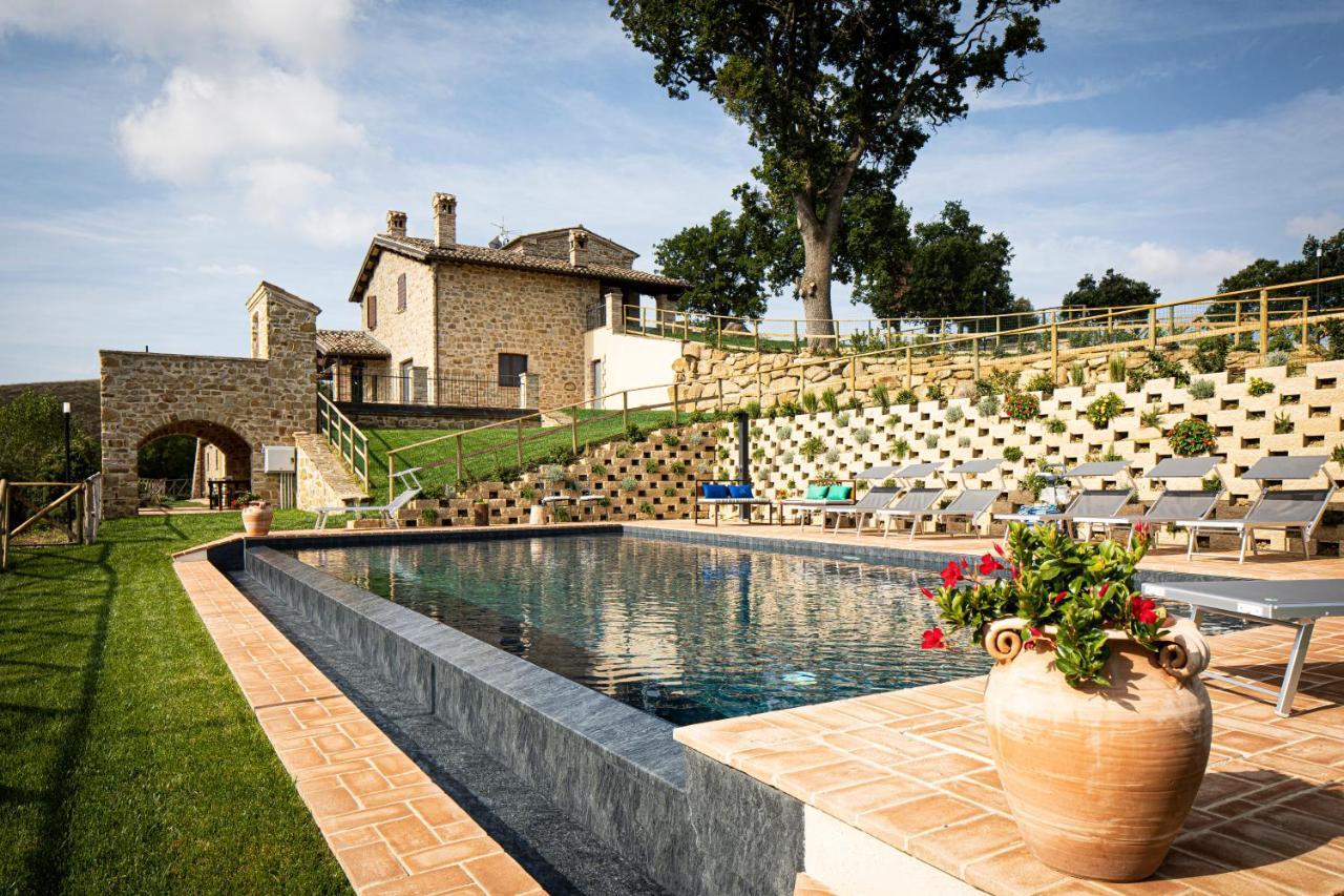 Villa Ermelinda - Piscina Privata E Jacuzzi Castelraimondo Exterior photo